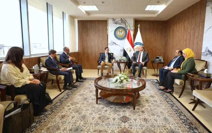 وزير البترول يعقد اجتماعا مع شركة شارد كابيتال للوقوف على تطورات العمل بمجمع البحر المتوسط للبتروكيماويات