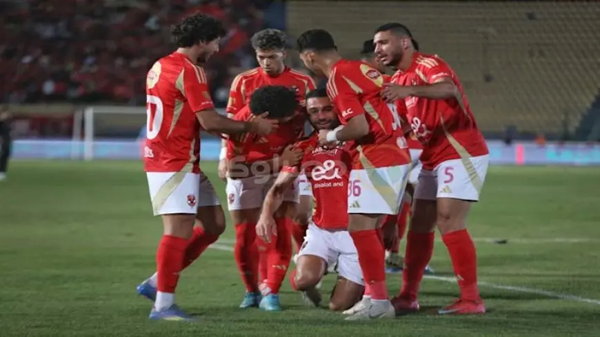 “اتنين مدربين أجانب”.. تعليق مثير للجدل من عمرو أديب على مستوى الأهلي قبل كأس العالم