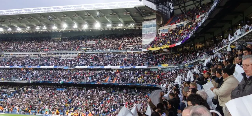 يويفا يفرض غرامة على ريال مدريد بسبب السلوك العنصري لجماهيره في لقاء أرسنال