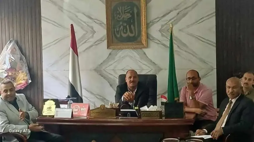 تعليم المنيا يناقش الاستعدادات للاختبارات الإلكترونية ومنع الغش