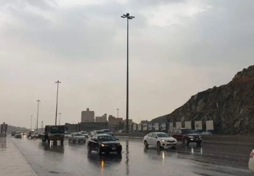 طقس اليوم.. الأرصاد: فرص أمطار رعدية وسيول على تلك المناطق