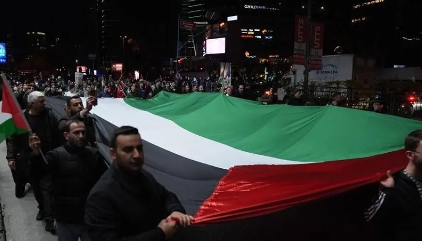 مسيرة في إسطنبول تنديدا بجرائم إسرائيل في غزة ودعما للفلسطينيين