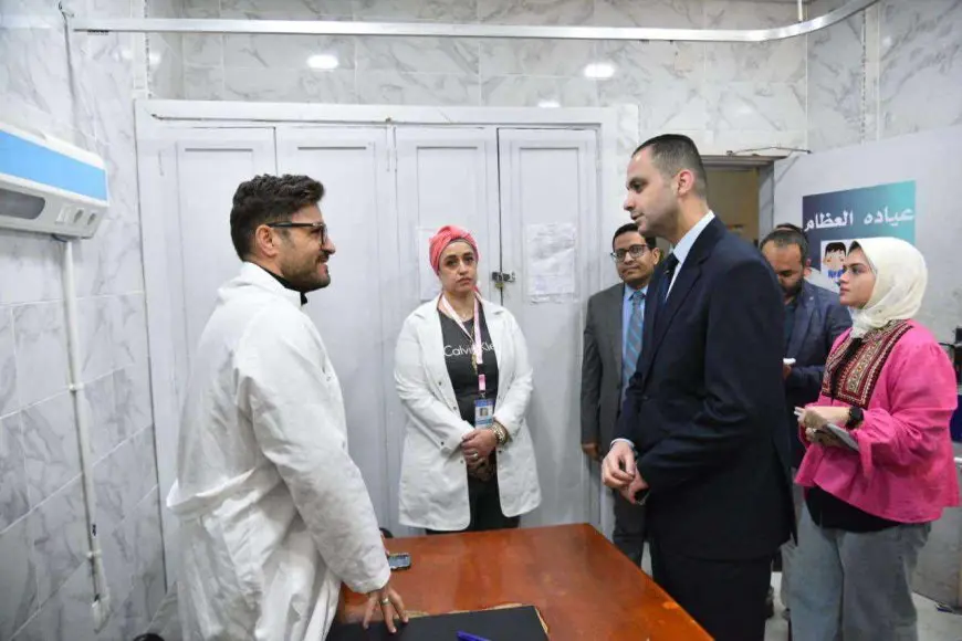 نائب وزير الصحة يُجري جولة مفاجئة على المنشآت الصحية بمدينة الشروق