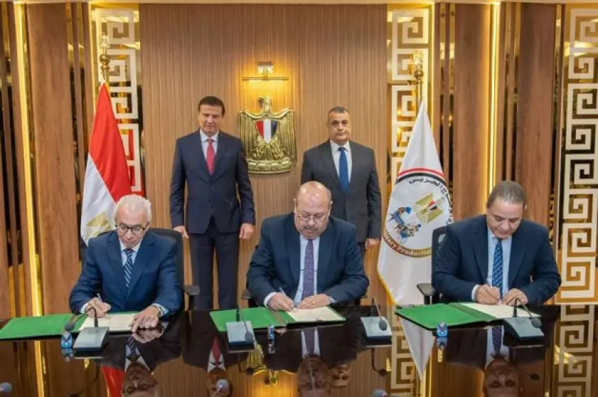 وزيرا الإنتاج الحربي والزراعة يشهدان توقيع اتفاقية لتسويق المعدات الزراعية والمنتجات المدنية
