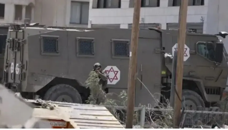 فلسطين.. الاحتلال يعتقل مُسنا وطفلا من بيت أمر شمال الخليل