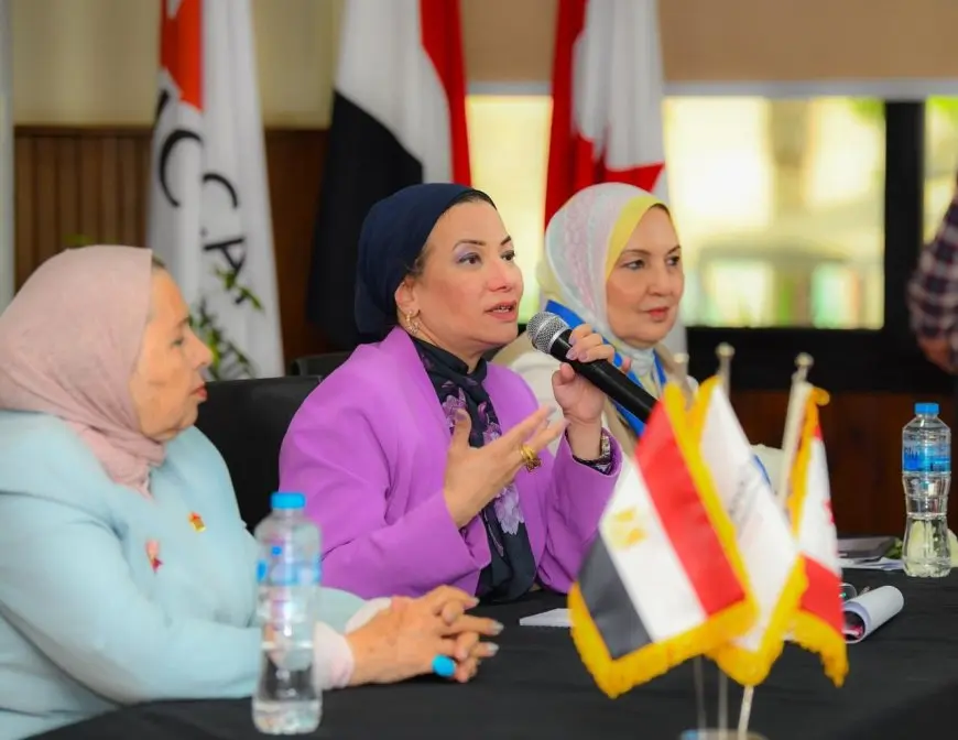 وزيرة البيئة تشيد بمبادرات طلاب المعهد العالي الكندي في مجال الاستدامة
