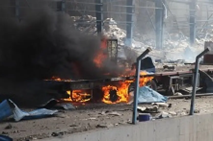 احتجاز شخصين عقب الانفجار بميناء الشهيد رجائي بإيران
