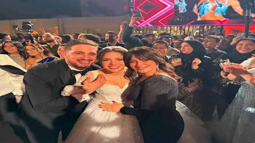 بالصور- ريهام عبد الغفور تهنئ رنا رئيس بحفل زفافها:”حبيبة قلبي وبنوتي”
