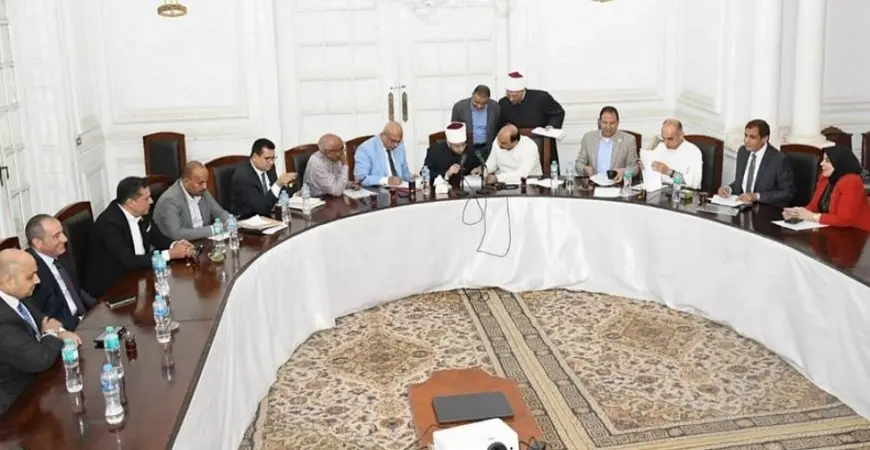 وزير الأوقاف يكلف بسرعة فحص الطلبات المقدمة من النواب