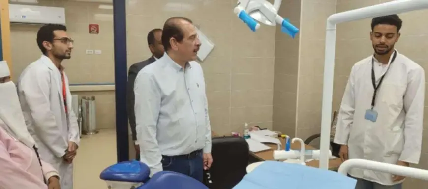 نائب وزير الصحة يوصي بصرف مكافأة للفرق الطبية المتميزة ويوقع جزاء للمقصرين خلال تفقده منشآت طبية بأسوان