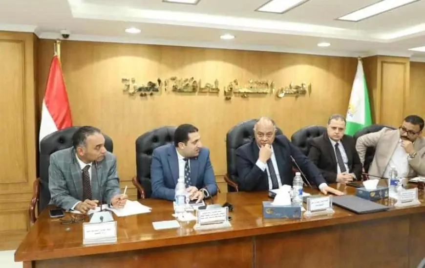وزيرة التنمية المحلية: زيارة ميدانية للأمانة الفنية للجنة العليا لتراخيص المحال العامة لمتابعة سير المنظومة بالجيزة