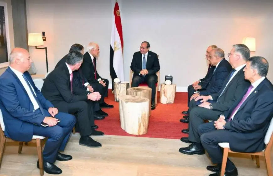 الرئيس السيسي يلتقي رئيس مجموعة كوبولوزيس في أثينا لبحث التعاون في مجال الطاقة المتجددة