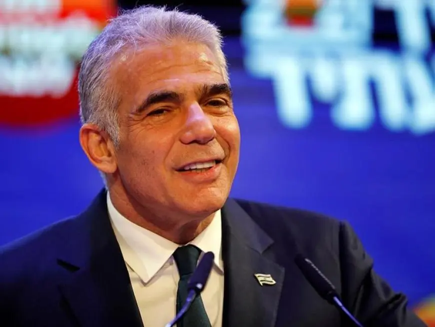 لابيد يهاجم نتنياهو ويدعو لتكثيف الهجمات على اليمن