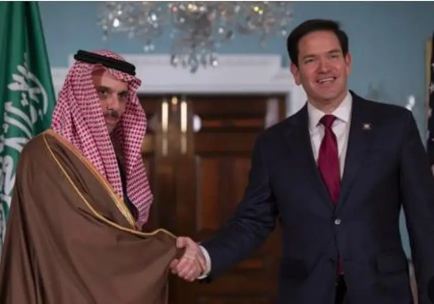 وزيرا خارجية السعودية وأمريكا يبحثان التطورات الإقليمية والدولية