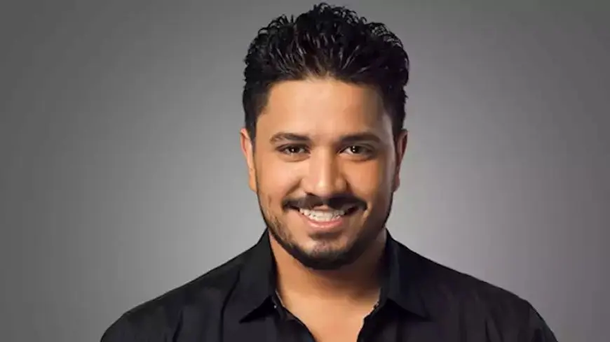 مصطفى حجاج يهنئ رامي عاشور بمناسبة حفل زفافه (فيديو)