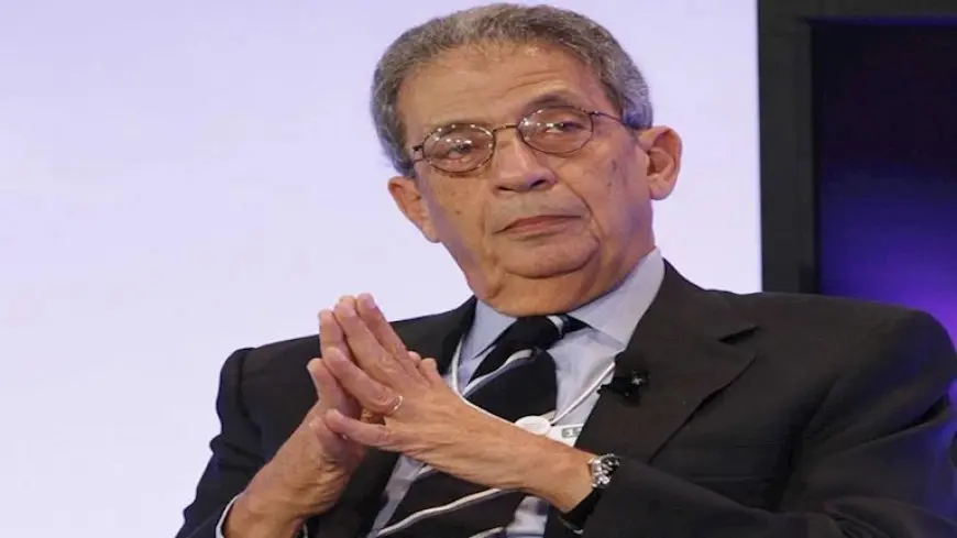“يُقدر الأناقة”.. عمرو موسى: الملابس كانت معيارا قويا لمبارك في نظرته للأشخاص