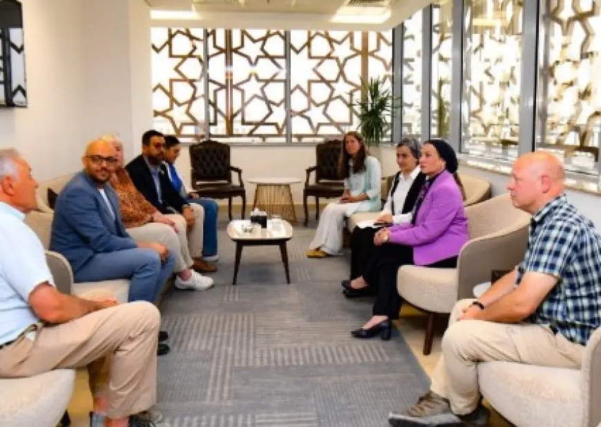 وزيرة البيئة تبحث مع الجمعية المصرية لحماية الطبيعة سبل حماية مسارات الطيور المهاجرة في مصر