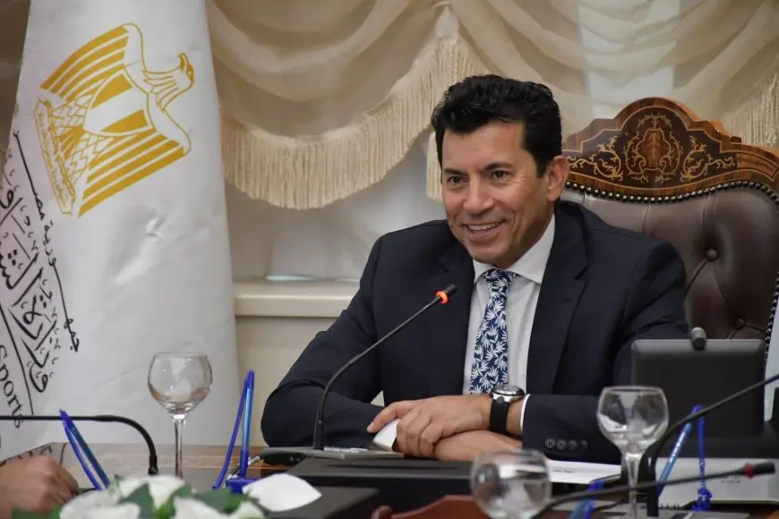 وزير الرياضة يبحث مع رئيس الاتحاد الدولي للسلاح سبل تعزيز التعاون المشترك