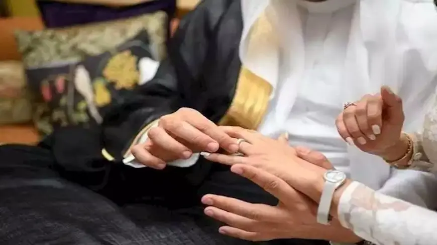 بسبب زواجه من “ابنة حلاق”.. قبيلة يمنية تنبذ أحد أبنائها