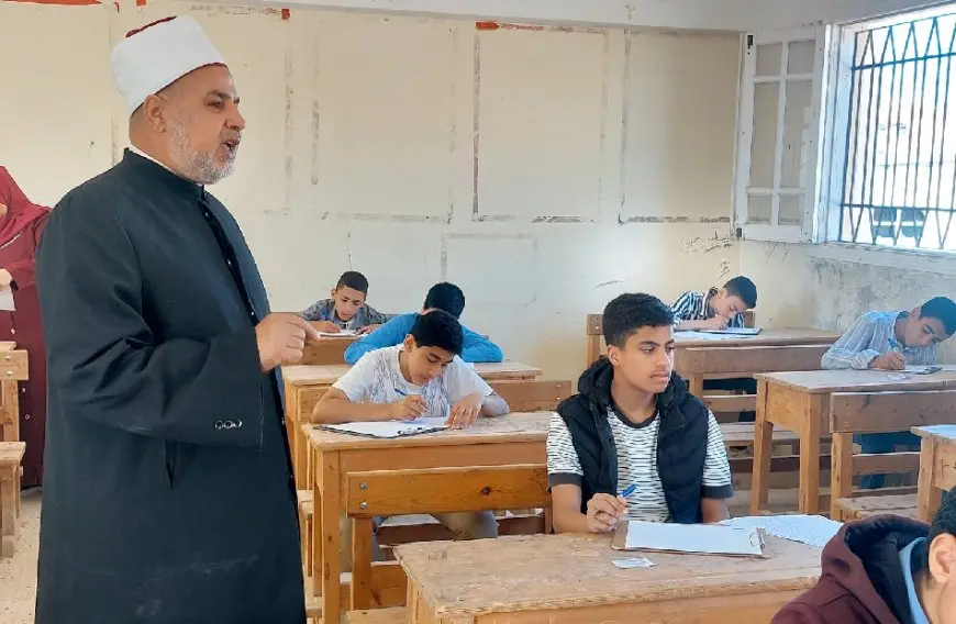 منطقة الأقصر الأزهرية تجتمع لبحث الاستعدادات النهائية لامتحانات الشهادتين الابتدائية والإعدادية