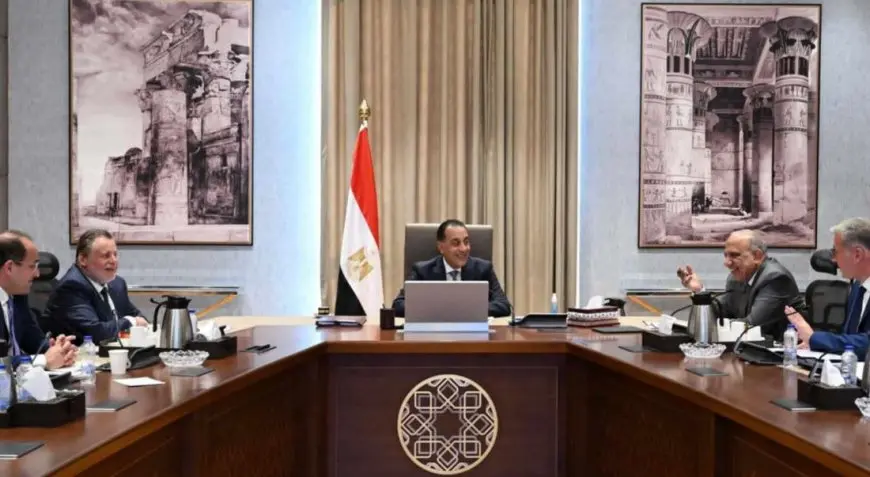 مدبولي يستعرض خطة توفير المنتجات البترولية لتشغيل محطات الكهرباء استعدادا للصيف المُقبل