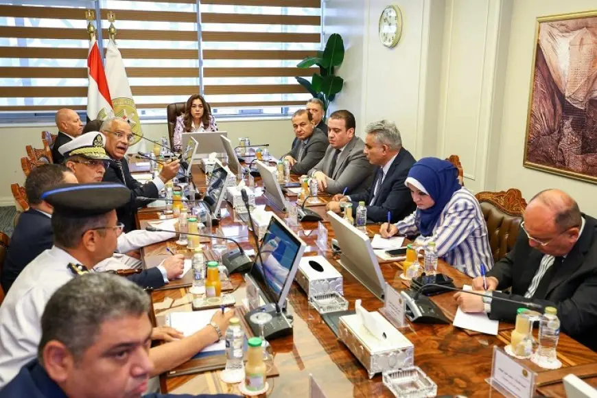 وزيرة التنمية المحلية تبحث جهود إعادة المظهر الجمالي والحضاري لعدد من شوارع مصر الجديدة