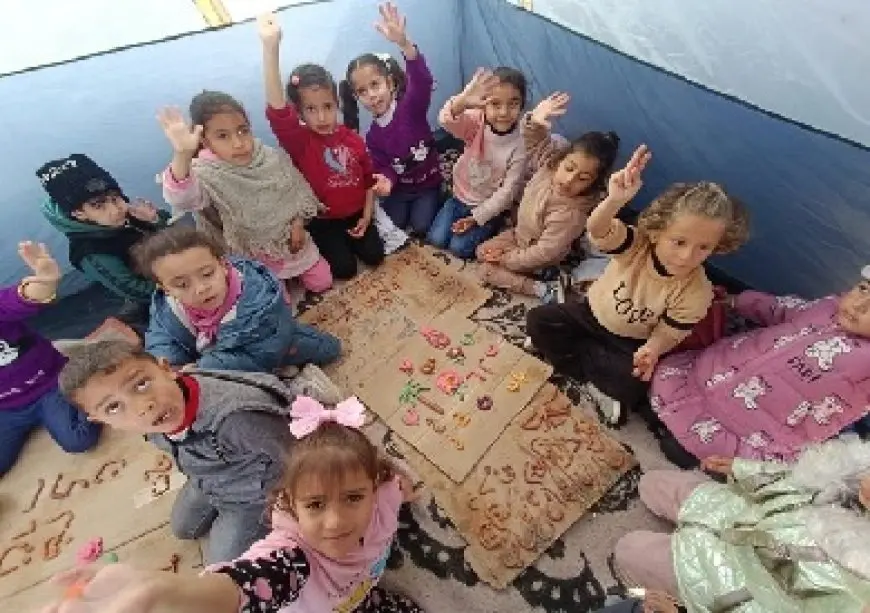 وسط ركام الأبراج المدمرة.. «إشراقة أمل» مدرسة فلسطينية من خيام وصمود