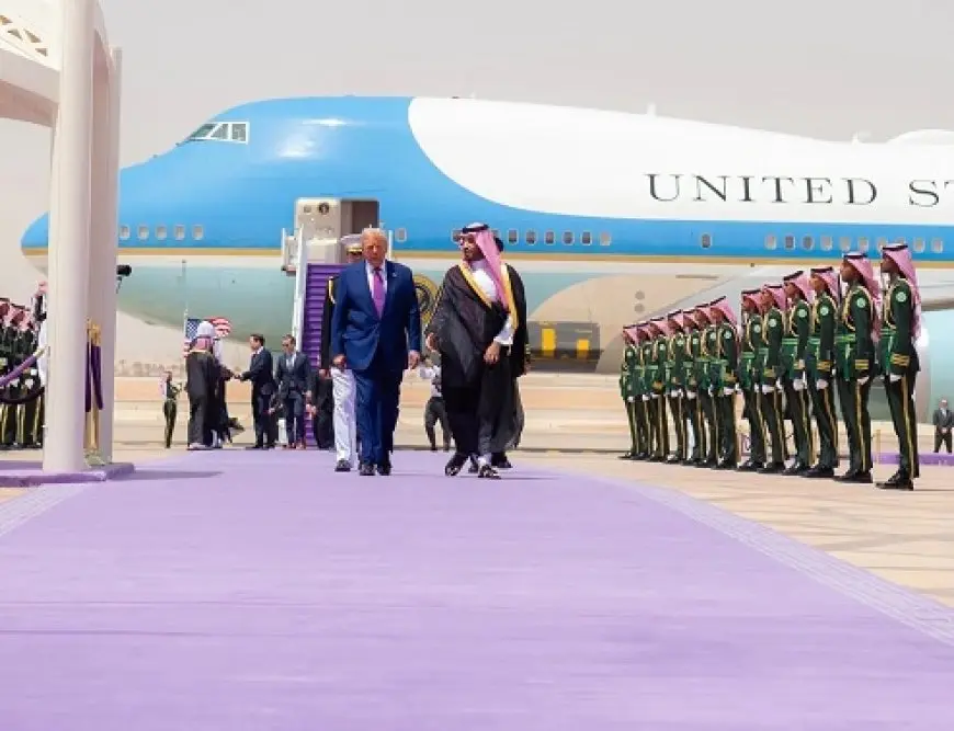 زيارة ترامب.. لماذا استقبلت السعودية الرئيس الأمريكي على بساط بنفسجي؟