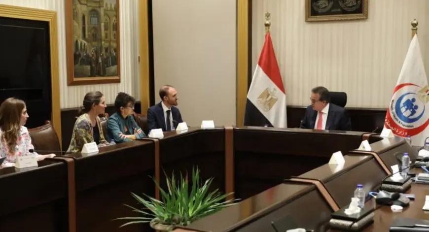 وزير الصحة يناقش مع رئيس بعثة منظمة أطباء بلا حدود التعاون المشترك في المجالات الصحية والإنسانية