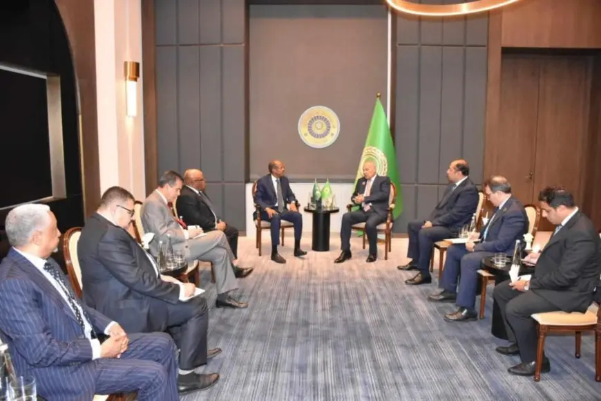 أبو الغيط يبحث مع رئيس مفوضية الاتحاد الإفريقي الأزمة السودانية والأوضاع في طرابلس