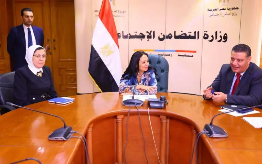 وزيرة التضامن تبحث مع قيادات الوزارة الاستعدادات النهائية لسفر أول فوج حجاج جمعيات غدا