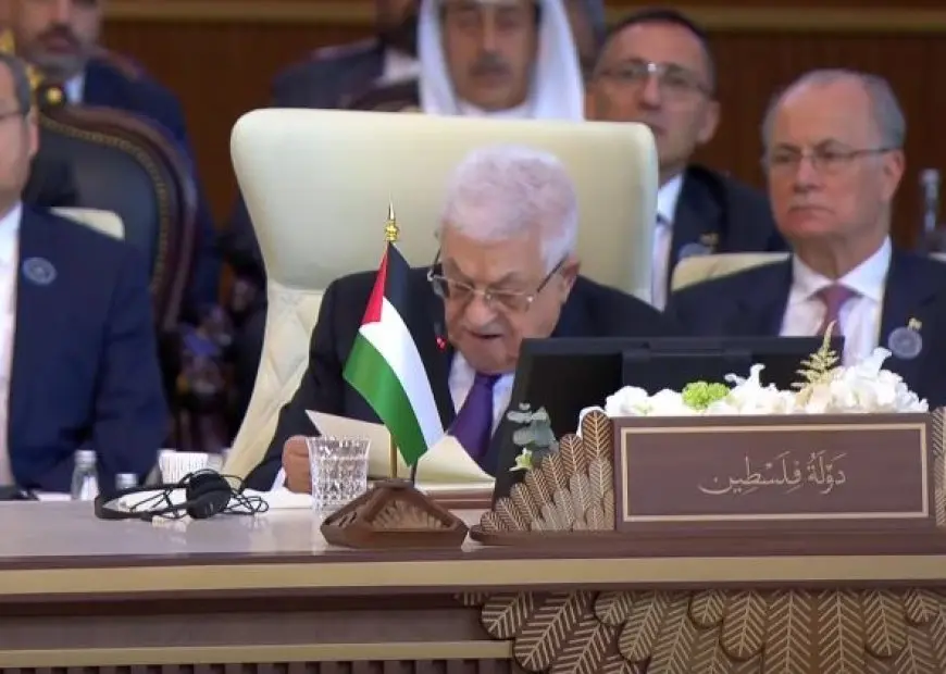 الرئيس الفلسطيني يدعو حماس إلى التخلي عن سيطرتها في غزة وتسليم السلاح