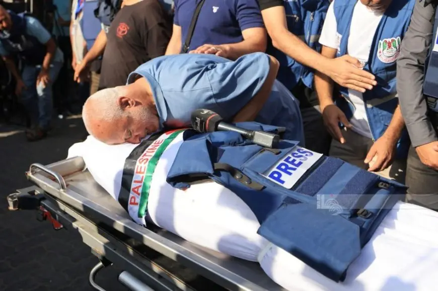 الاحتلال الإسرائيلي يستهدف 4 صحفيين وعائلاتهم في غزة