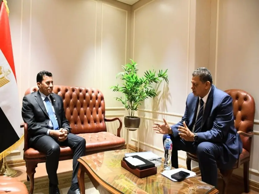 وزير الرياضة يلتقي رئيس اتحاد اليد لمتابعة الاستعدادات النهائية لاستضافة بطولة العالم