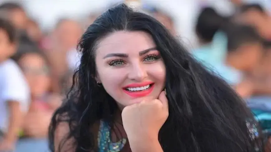 صوفينار تنفي شائعات اعتزالها وارتدائها الحجاب