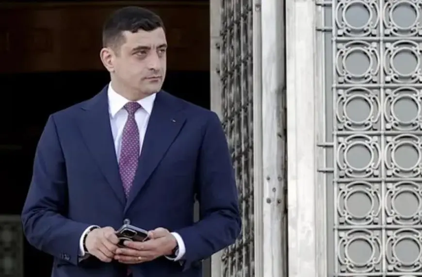مرشح اليمين المتطرف في رومانيا جورج سيميون يعلن فوزه قبل إتمام فرز الأصوات