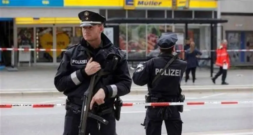 الشرطة الألمانية تبحث عن رجل أصاب 5 أشخاص بآلة حادة أمام حانة
