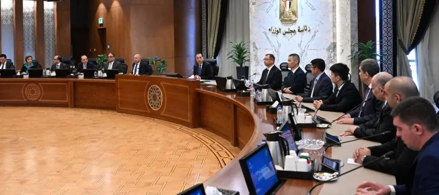 مدبولى: زيادة الحوافز الخاصة بتصنيع السيارات محليا مرتبطة بزيادة نسبة المكون المحلي