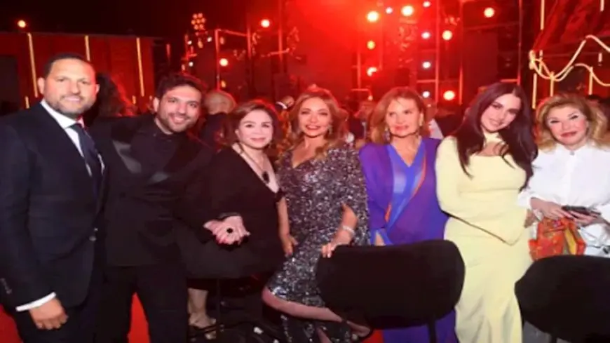 بحضور نجوم الفن.. باسم سماقية يحتفل بخطوبة ابنته تحت سفح الأهرامات