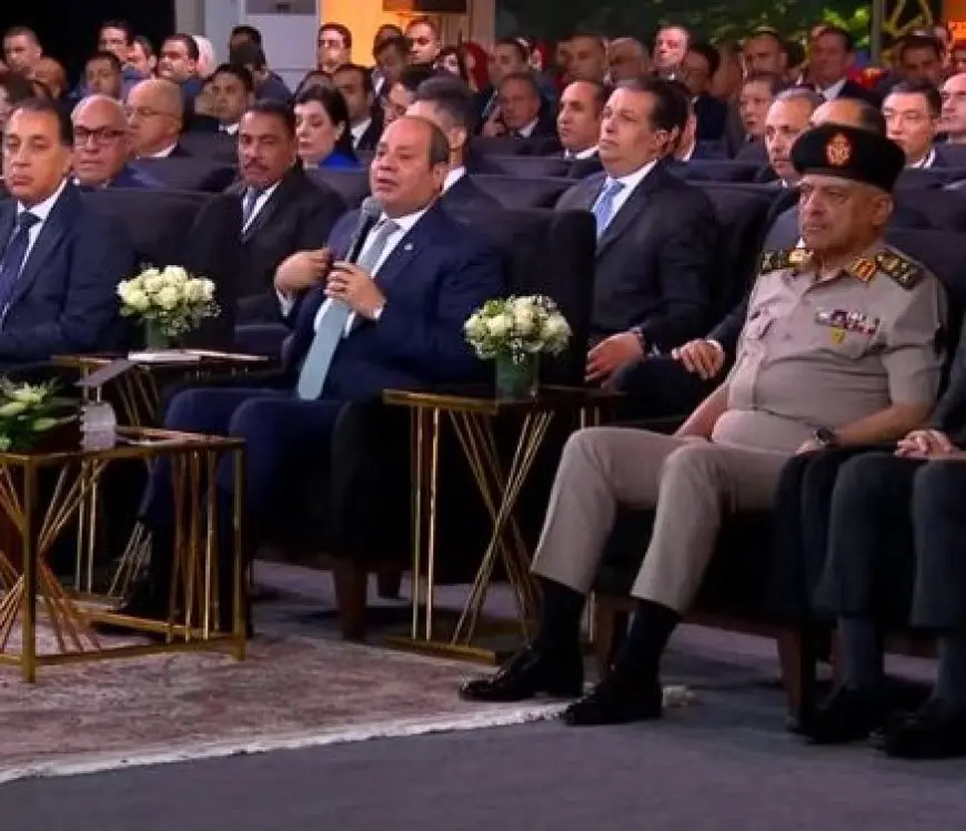 الرئيس السيسي يناشد الصيادين الالتزام بأوقات منع الصيد في البحيرات: لو جيتم معانا هتاخدوا إنتاج أكبر
