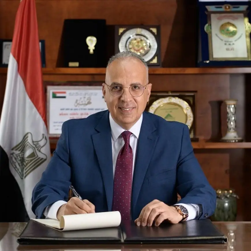 وزير الري يوجه بالإسراع في إجراءات صرف التعويضات للمواطنين بالمشروعات المختلفة
