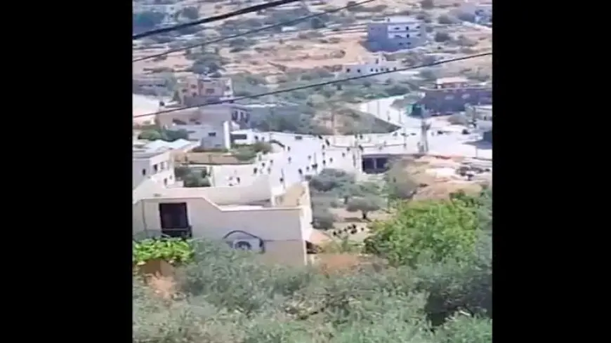 جريمة ليلية جنوب الخليل.. مستوطنون يحرقون منزلًا لعائلة فلسطينية