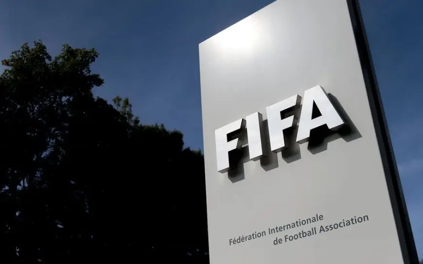 فيفا يتوعد بإجراءات رادعة ضد «الانتقالات الجسرية»