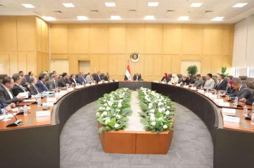 وزير الصناعة والنقل: نعتزم طرح عدد من رخص إنتاج خام البليت
