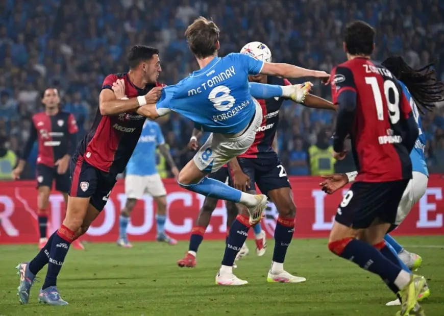 نابولي يحسم لقب الدوري الإيطالي بهدفين من ماكتوميناي ولوككو