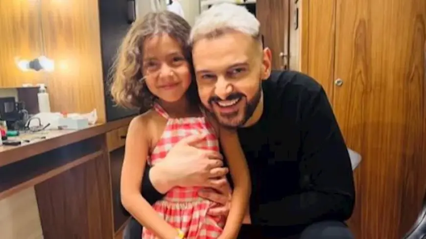 رامز جلال يثير الجدل بأحدث ظهور مع طفلة صغيرة والجمهور: “دي بنتك؟” (صورة)
