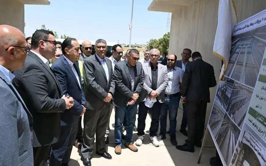 رئيس الوزراء يتابع موقف تنفيذ أعمال الطرق والمرافق بتوسعات مدينة الشيخ زايد