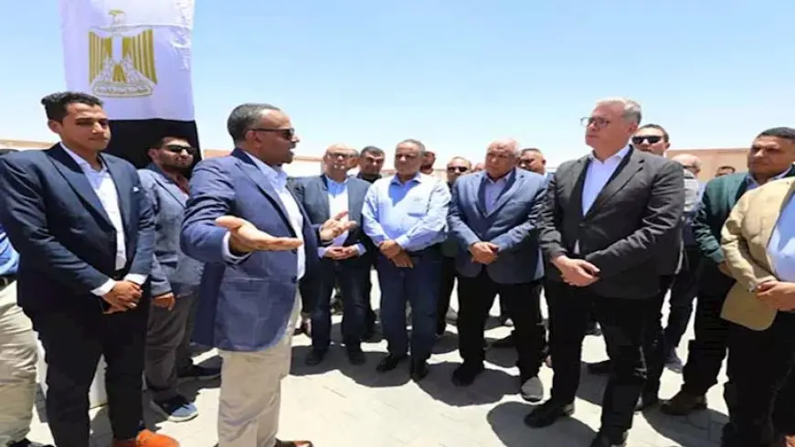 وزير البترول يفتتح محطة “طاقة غاز” المغذية لمدينة الخارجة بالوادي الجديد