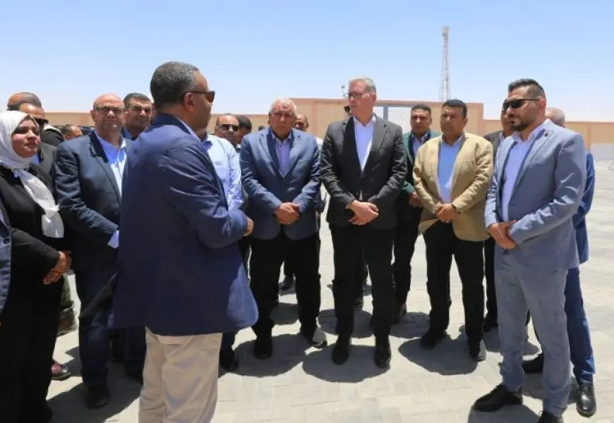 وزير البترول يفتتح محطة تخفيض الغاز الطبيعي الدائمة بمدينة الخارجة في الوادي الجديد