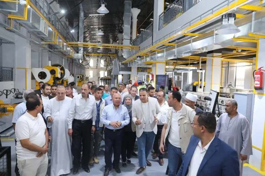وزير الصناعة يفتتح مصنع الرضوان للصناعات الهندسية بسوهاج